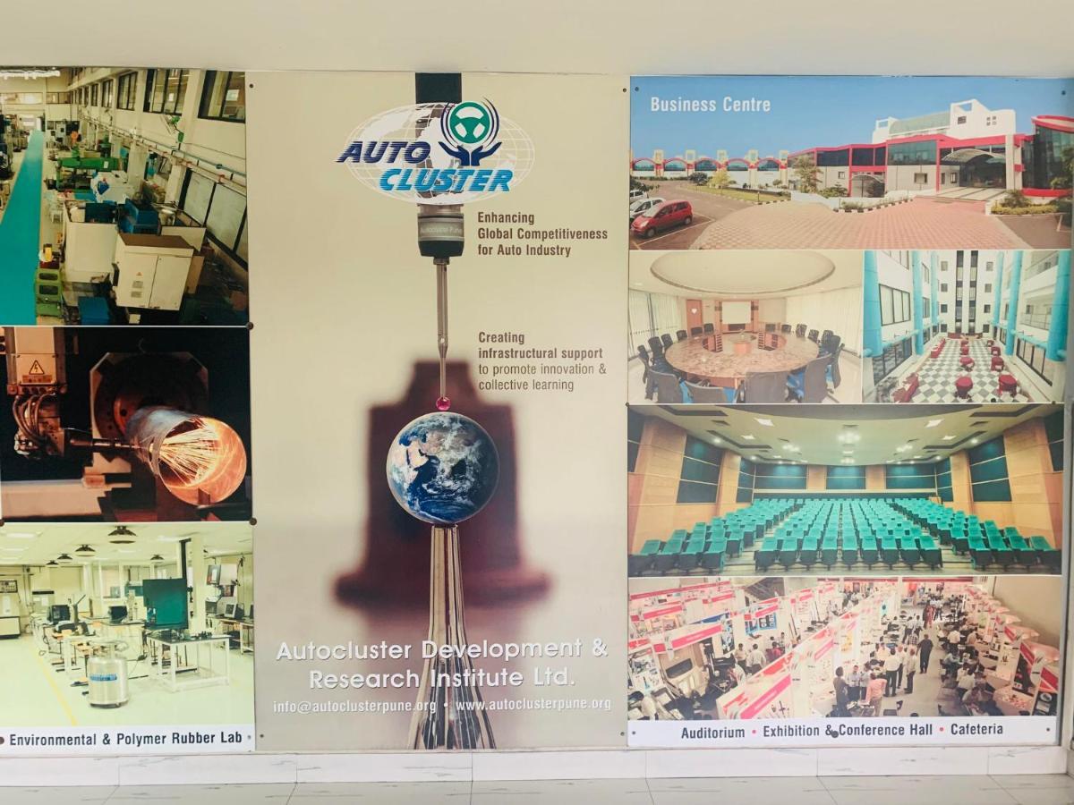 ฮอลิเดย์ อินน์ เอ็กซ์เพรส ปูเน่ ปิมปรี Pimpri-Chinchwad ภายนอก รูปภาพ